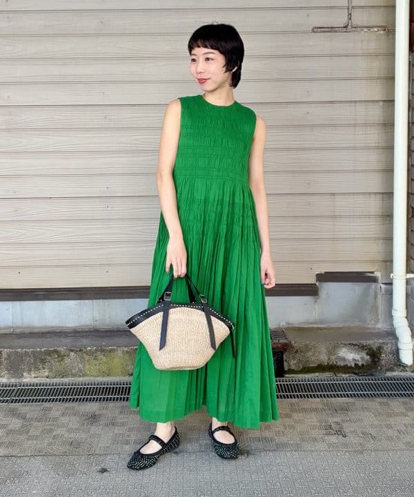 イナダさんの「BEAMS WOMEN｜ne Quittez pas / ボイル シャーリング ワンピース」を使ったコーディネート