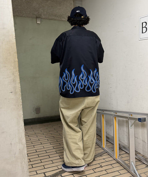 BAKU(東江 漠)さんの「BEAMS WOMEN｜ファイヤーパターン オープンカラーシャツ」を使ったコーディネート