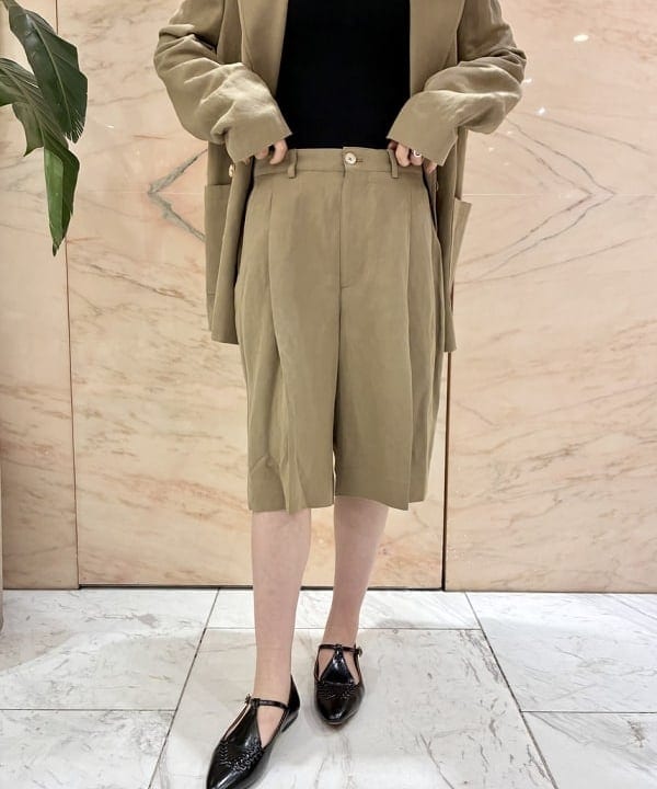 中丸　栞さんの「BEAMS WOMEN｜丸胴 テレコ タンクトップ」を使ったコーディネート