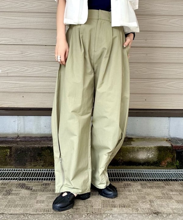 カタヤマ アヤさんの「BEAMS WOMEN｜シアー ティアード ハーフスリーブ シャツ」を使ったコーディネート