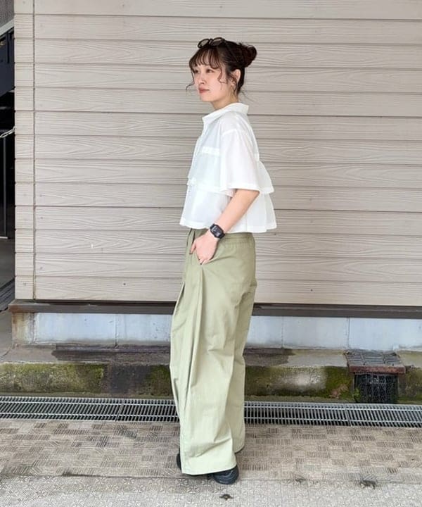 カタヤマ アヤさんの「BEAMS WOMEN｜シアー ティアード ハーフスリーブ シャツ」を使ったコーディネート