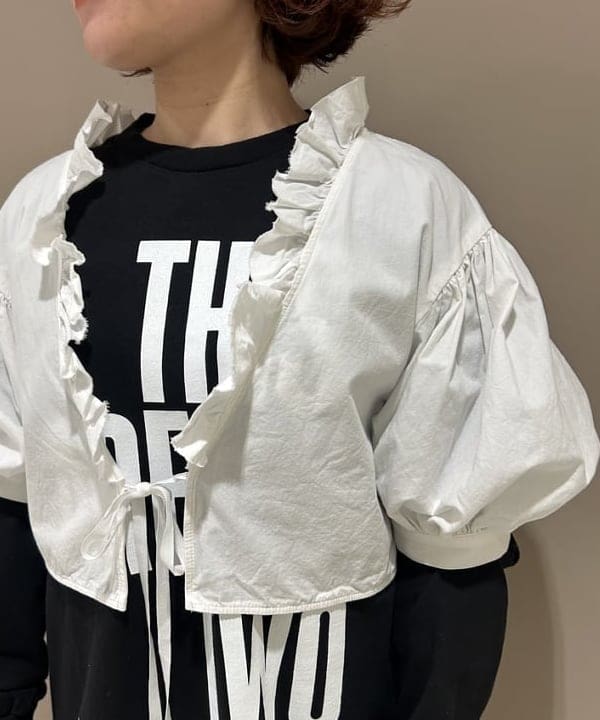 まつむさんの「BEAMS WOMEN｜フリル ショート ブラウス」を使ったコーディネート