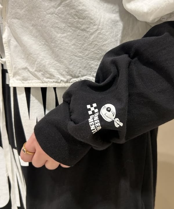 まつむさんの「BEAMS WOMEN｜フリル ショート ブラウス」を使ったコーディネート