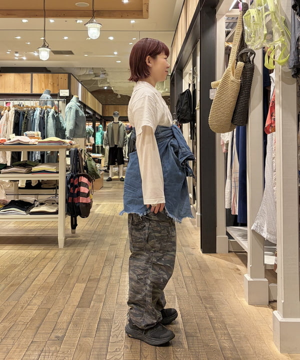 原口 愛さんの「BEAMS WOMEN｜リップストップ ミリタリー パンツ」を使ったコーディネート