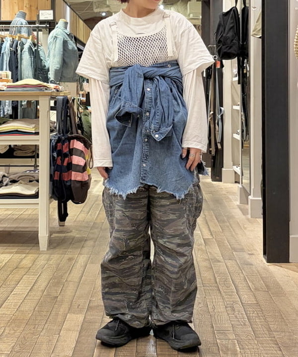 原口 愛さんの「BEAMS WOMEN｜リップストップ ミリタリー パンツ」を使ったコーディネート