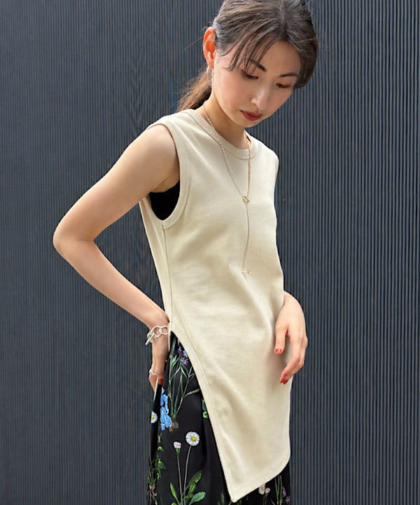 shibataさんの「BEAMS WOMEN｜スリット ノースリーブ チュニック」を使ったコーディネート