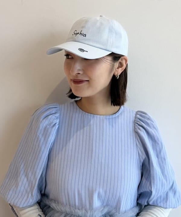 松本 佳菜子さんの「BEAMS WOMEN｜hand draw ネーム 刺繍 キャップ」を使ったコーディネート