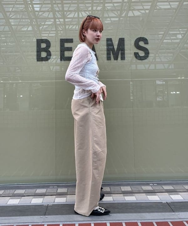 ナカノ アイさんの「BEAMS WOMEN｜2タック カーブ バレル チノパンツ」を使ったコーディネート