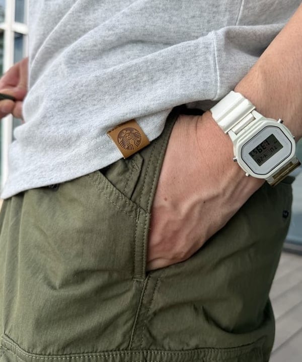 BAKU(東江 漠)さんの「BEAMS WOMEN｜BEAMS / ビッグ 6ポケット カーゴパンツ」を使ったコーディネート