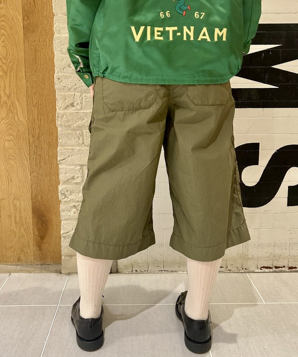 ナツハさんの「BEAMS WOMEN｜テーラー東洋 / Mid 1960s Style Satin Vietnam Jacket &ldquo;PARACHUTE&rdquo;」を使ったコーディネート