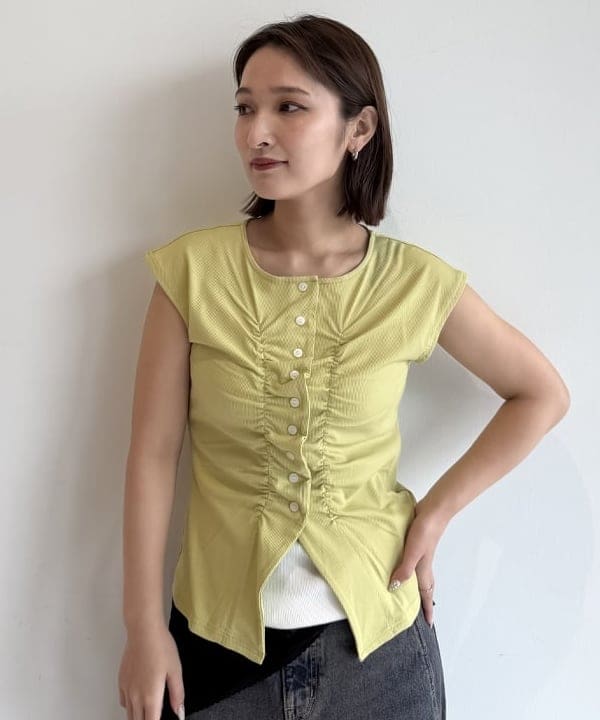 松本 佳菜子さんの「BEAMS WOMEN｜ベーシック リブ タンクトップ」を使ったコーディネート