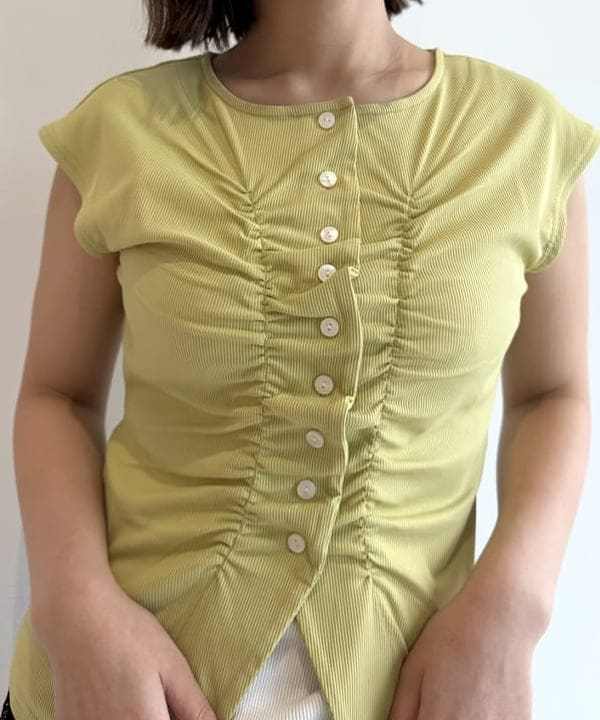 松本 佳菜子さんの「BEAMS WOMEN｜ベーシック リブ タンクトップ」を使ったコーディネート