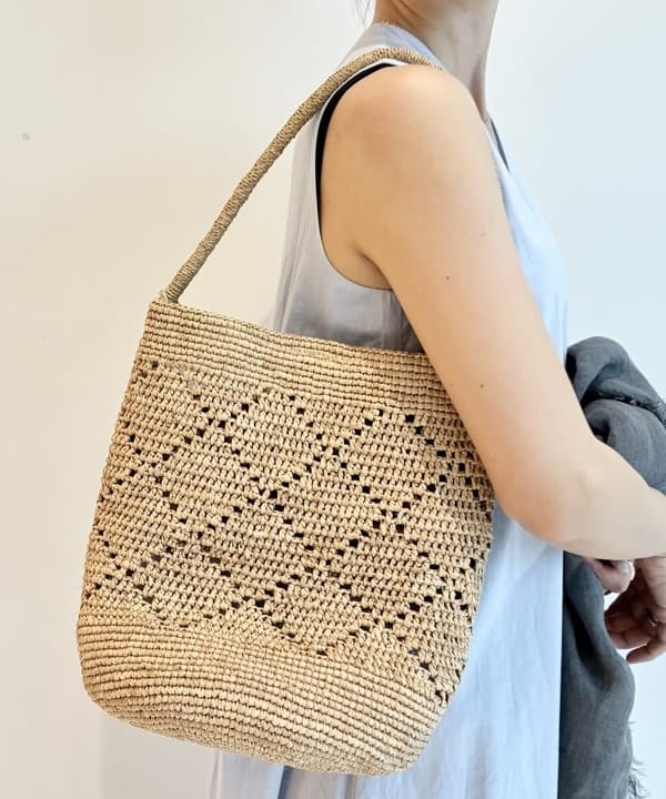 AONO SHIKAMAさんの「BEAMS WOMEN｜【別注】MARIHA / 夏の月影  ワンピース ソリッド」を使ったコーディネート