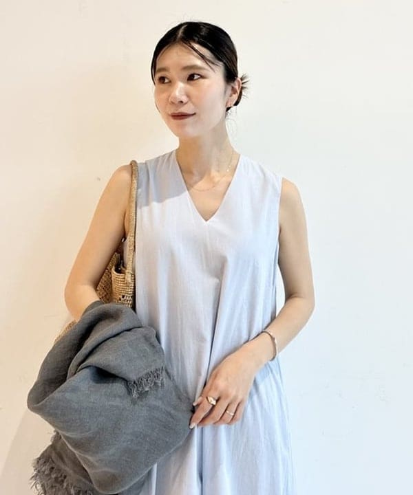 AONO SHIKAMAさんの「BEAMS WOMEN｜【別注】MARIHA / 夏の月影  ワンピース ソリッド」を使ったコーディネート