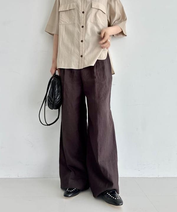中丸　栞さんの「BEAMS WOMEN｜コットン アセテート オーバーシャツ」を使ったコーディネート