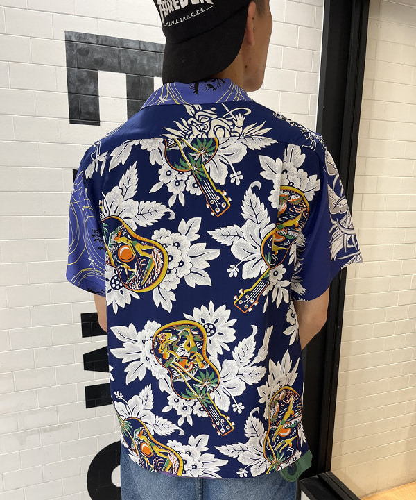 BANさんの「BEAMS WOMEN｜BEAMS｜【別注】SUN SURF / クレイジー アロハシャツ 26SS」を使ったコーディネート