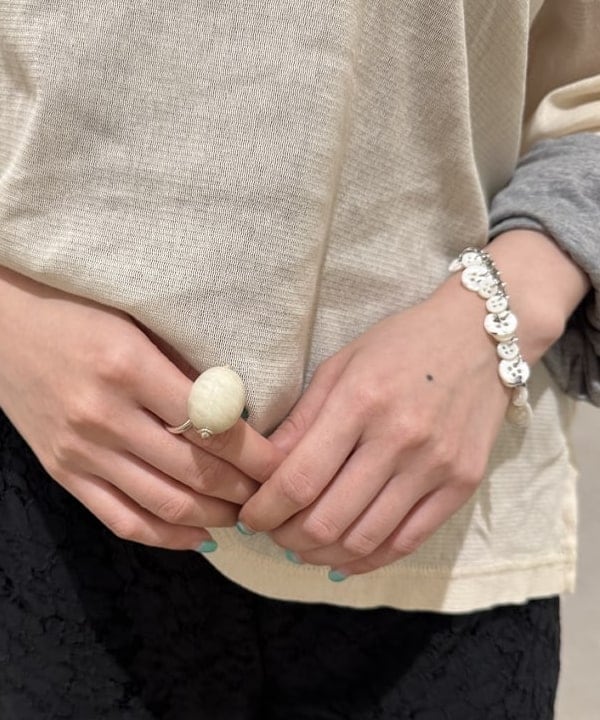 amiriさんの「BEAMS WOMEN｜maturely / チュール リバーシブル カフ ロングスリーブ」を使ったコーディネート