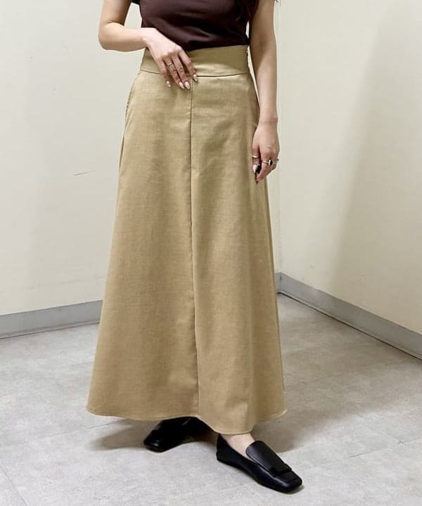 関 桂子さんの「BEAMS WOMEN｜ナチュラル オックス フレア スカート」を使ったコーディネート