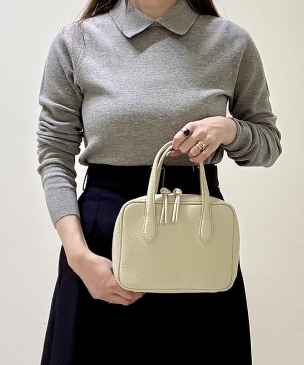 関 桂子さんの「BEAMS WOMEN｜AK+1 / ポロカラー プルオーバー」を使ったコーディネート
