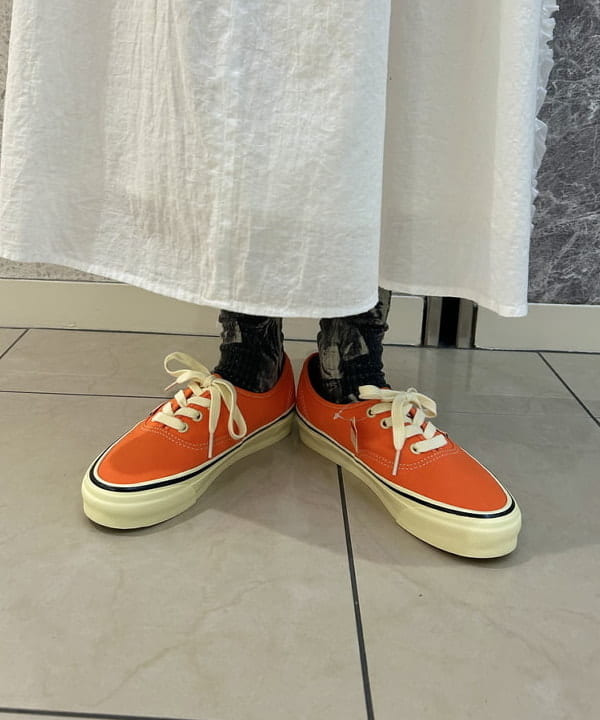 MATSUMOTO AMIさんの「BEAMS WOMEN｜ドビー フリル スカート」を使ったコーディネート
