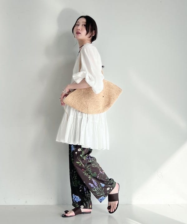 隈元 楓さんの「BEAMS WOMEN｜【別注】MARIHA / エンジェルのミニワンピース」を使ったコーディネート