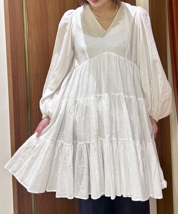 早川 萌子さんの「BEAMS WOMEN｜【別注】MARIHA / エンジェルのミニワンピース」を使ったコーディネート