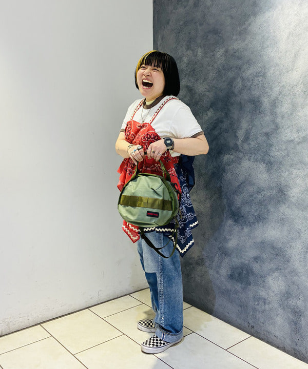 佐藤 歩さんの「BEAMS WOMEN｜【別注】HEAR MY NAME &times; maturely / プレイヤーズ プリント ショートスリーブ」を使ったコーディネート