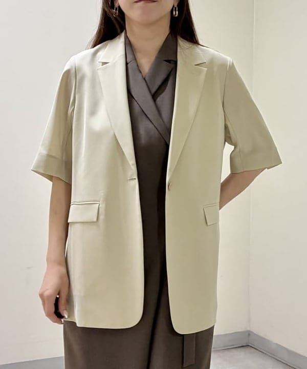 関 桂子さんの「BEAMS WOMEN｜シアー ハーフスリーブ ジャケット」を使ったコーディネート