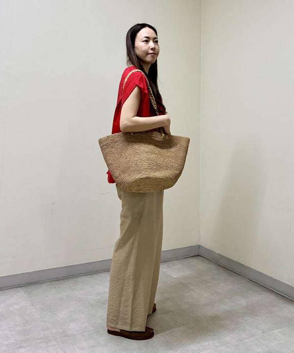 関 桂子さんの「BEAMS WOMEN｜AK+1 / リヨセル ギャザー プルオーバー」を使ったコーディネート