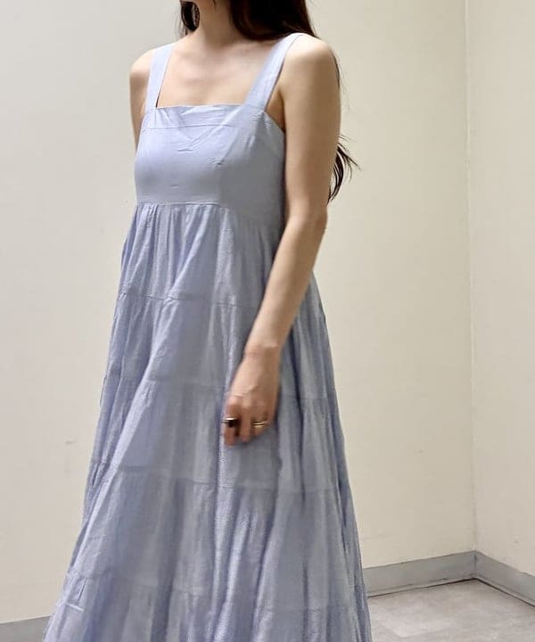 関 桂子さんの「BEAMS WOMEN｜MIORA / ラフィア 編み柄 バケツバッグ」を使ったコーディネート