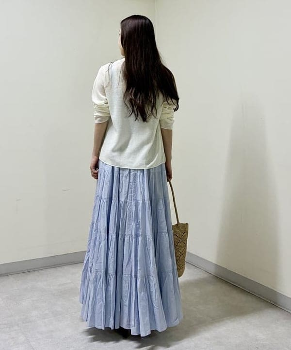 関 桂子さんの「BEAMS WOMEN｜MIORA / ラフィア 編み柄 バケツバッグ」を使ったコーディネート