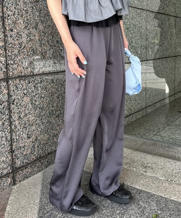 あさひさんの「BEAMS WOMEN｜サテン ホーボ ーバッグ」を使ったコーディネート