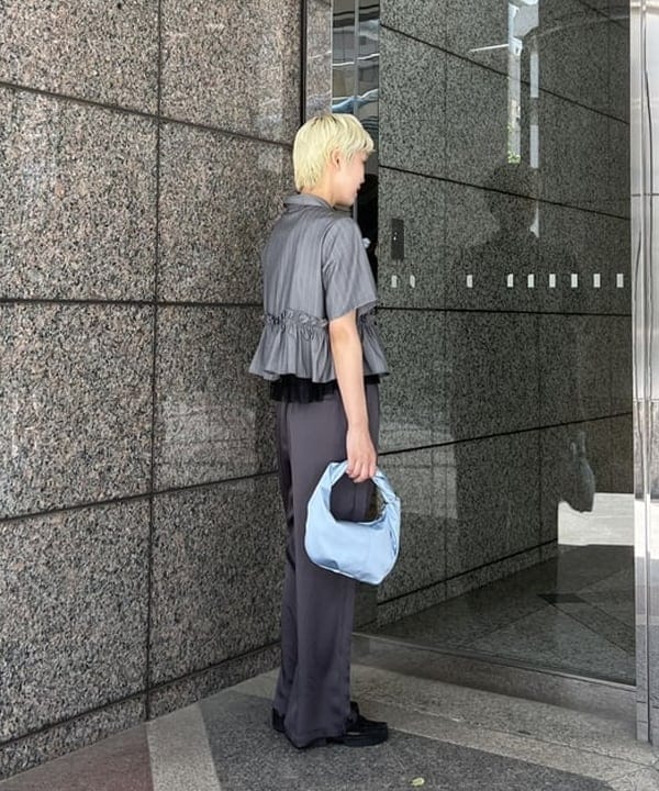 あさひさんの「BEAMS WOMEN｜サテン ホーボ ーバッグ」を使ったコーディネート
