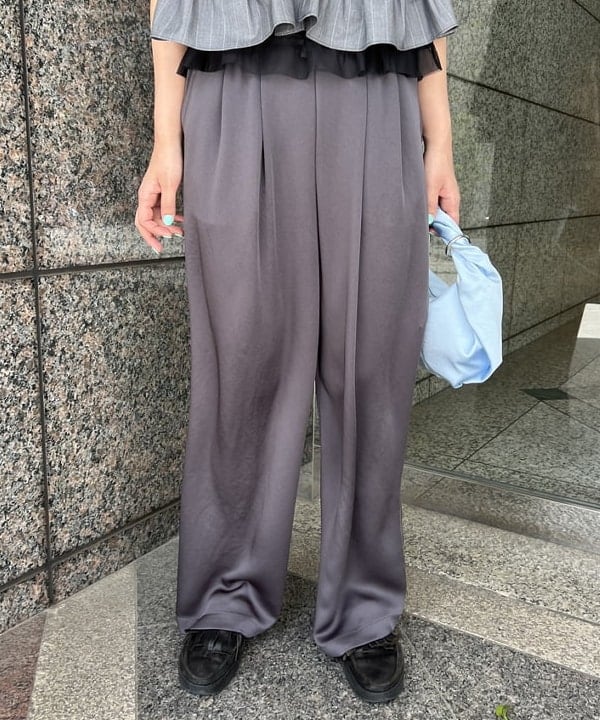 あさひさんの「BEAMS WOMEN｜サテン ホーボ ーバッグ」を使ったコーディネート