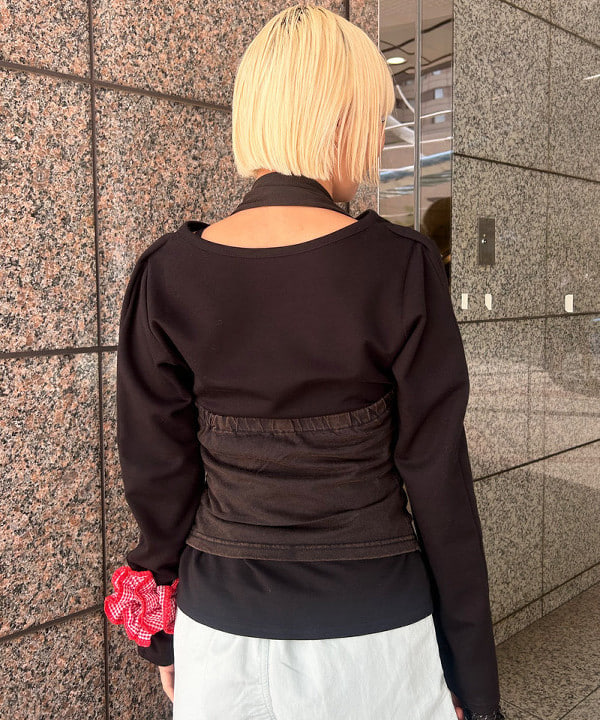 佐藤 亜美さんの「BEAMS WOMEN｜ショルダー オープン ロングスリーブ Tシャツ」を使ったコーディネート