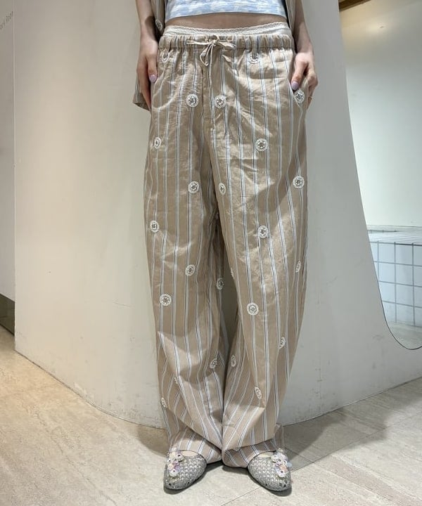 神坂 莉子さんの「BEAMS WOMEN｜noeyedia / メガネ "NE-470"」を使ったコーディネート