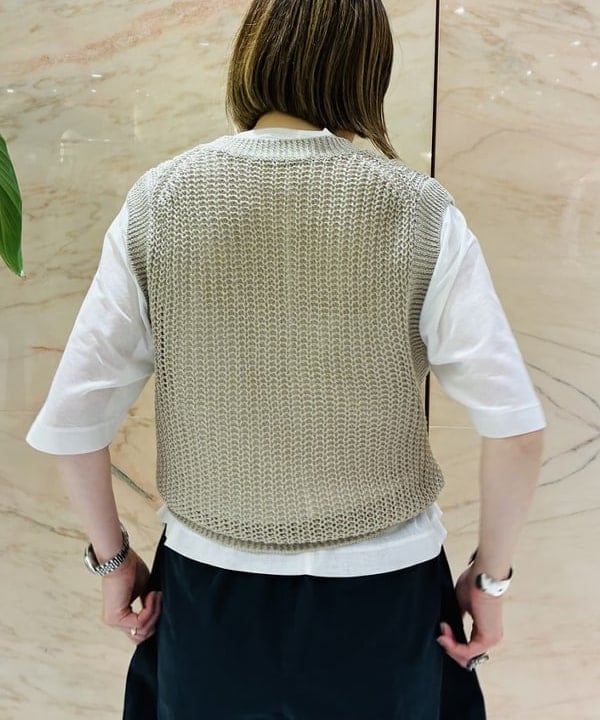 岩沢 珠代さんの「BEAMS WOMEN｜コットン チュール オーバー Tシャツ」を使ったコーディネート