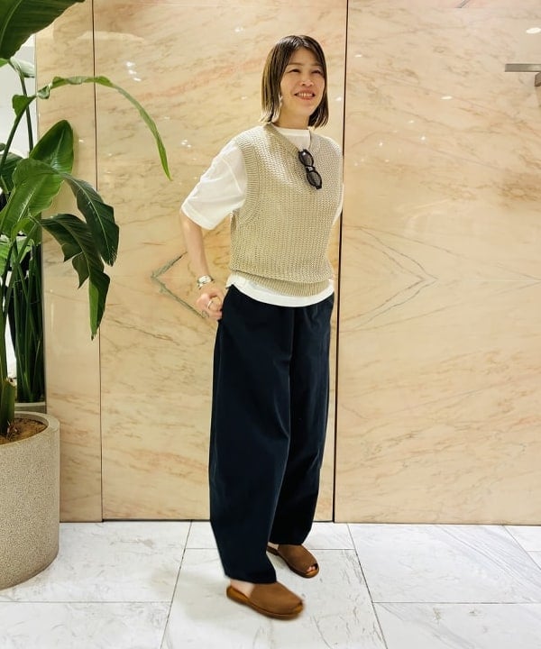 岩沢 珠代さんの「BEAMS WOMEN｜コットン チュール オーバー Tシャツ」を使ったコーディネート