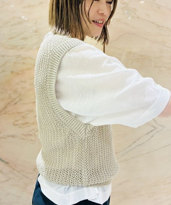 岩沢 珠代さんの「BEAMS WOMEN｜コットン チュール オーバー Tシャツ」を使ったコーディネート
