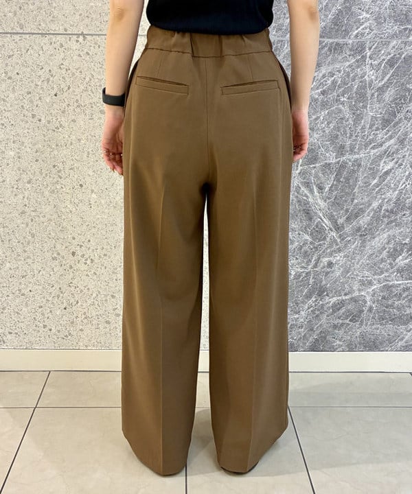 カタヤマ アヤさんの「BEAMS WOMEN｜RIB キリカエ アシメネック Tシャツ」を使ったコーディネート