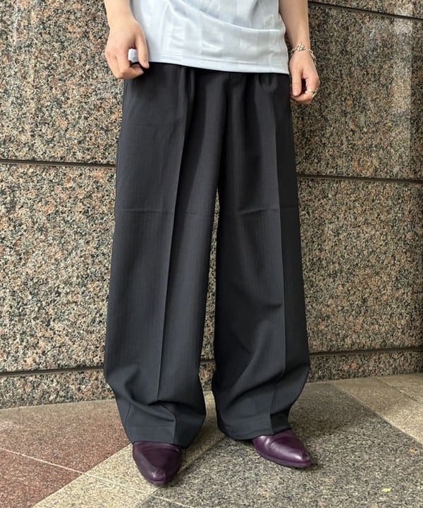 森田 倫太郎さんの「BEAMS WOMEN｜ワイドストレート 2プリーツ  スラックス」を使ったコーディネート
