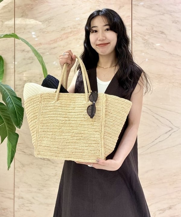 中丸　栞さんの「BEAMS WOMEN｜MAISON N.H PARIS / AVRIL トートバッグ」を使ったコーディネート