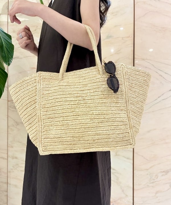中丸　栞さんの「BEAMS WOMEN｜MAISON N.H PARIS / AVRIL トートバッグ」を使ったコーディネート