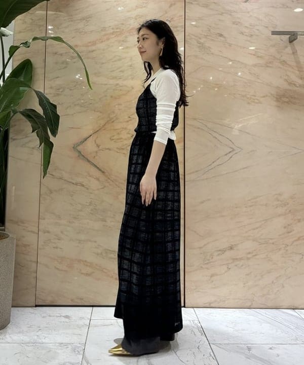 坂本 涼花さんの「BEAMS WOMEN｜オーバー タッセル イヤリング」を使ったコーディネート