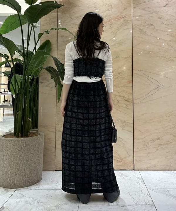坂本 涼花さんの「BEAMS WOMEN｜オーバー タッセル イヤリング」を使ったコーディネート