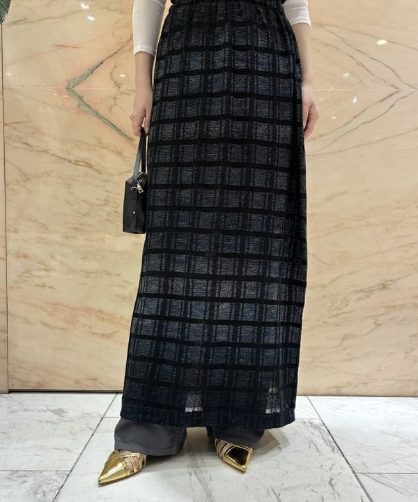坂本 涼花さんの「BEAMS WOMEN｜オーバー タッセル イヤリング」を使ったコーディネート