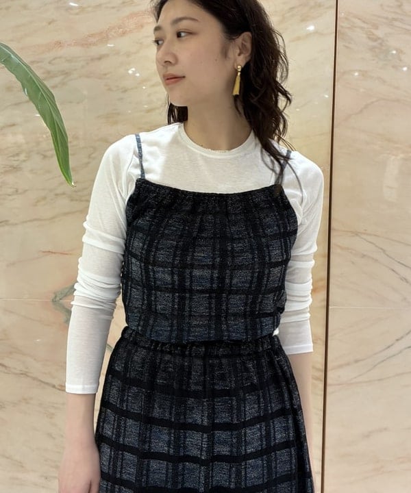坂本 涼花さんの「BEAMS WOMEN｜オーバー タッセル イヤリング」を使ったコーディネート