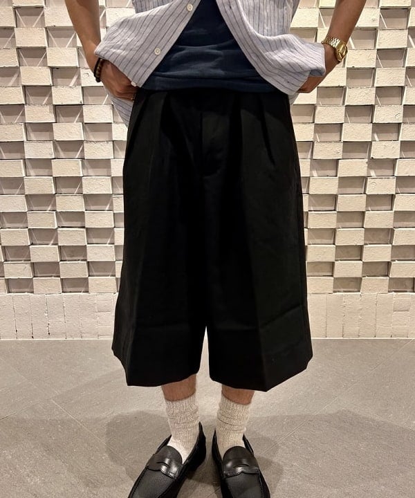 Shutoさんの「BEAMS WOMEN｜【ワイドストレートフィット】ショート スラックス」を使ったコーディネート