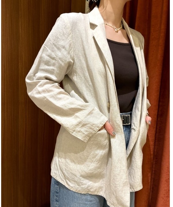 岡 妃呂美さんの「BEAMS WOMEN｜【別注】upper hights / THE SISTER デニムパンツ BRUME」を使ったコーディネート