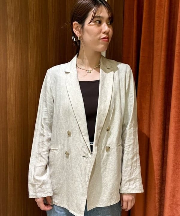 岡 妃呂美さんの「BEAMS WOMEN｜【別注】upper hights / THE SISTER デニムパンツ BRUME」を使ったコーディネート